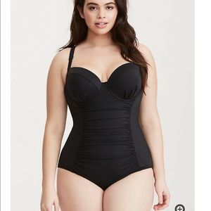Torrid swim suit size 2 DD/F